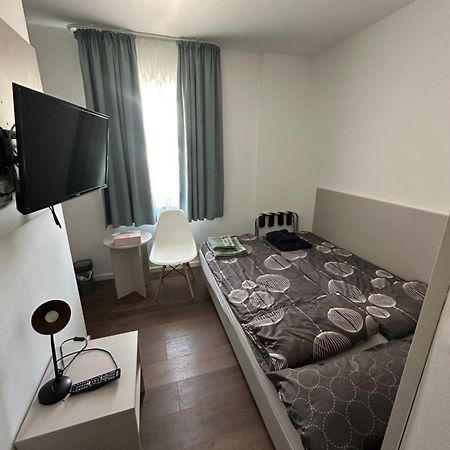 Moebiliertes Apartment Hamburg Bagian luar foto